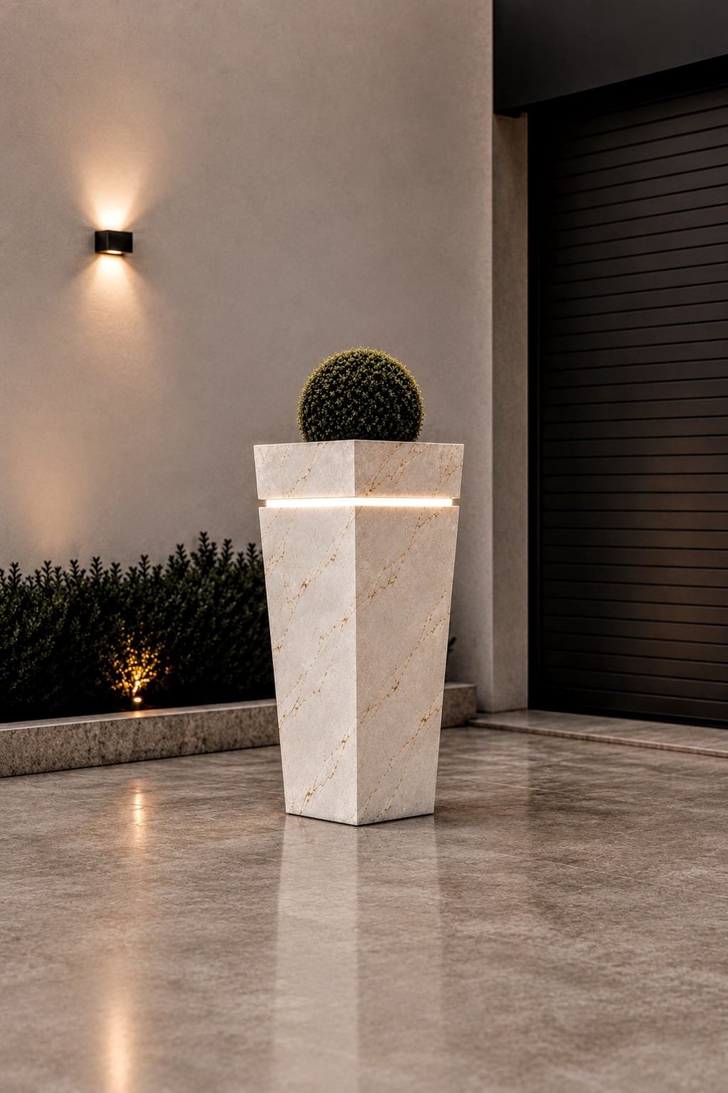 MONOLITH luxury vase